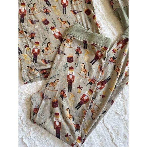 KindThing Christmas Modal Pajamas Size 9-10 - Picture 2 of 10
